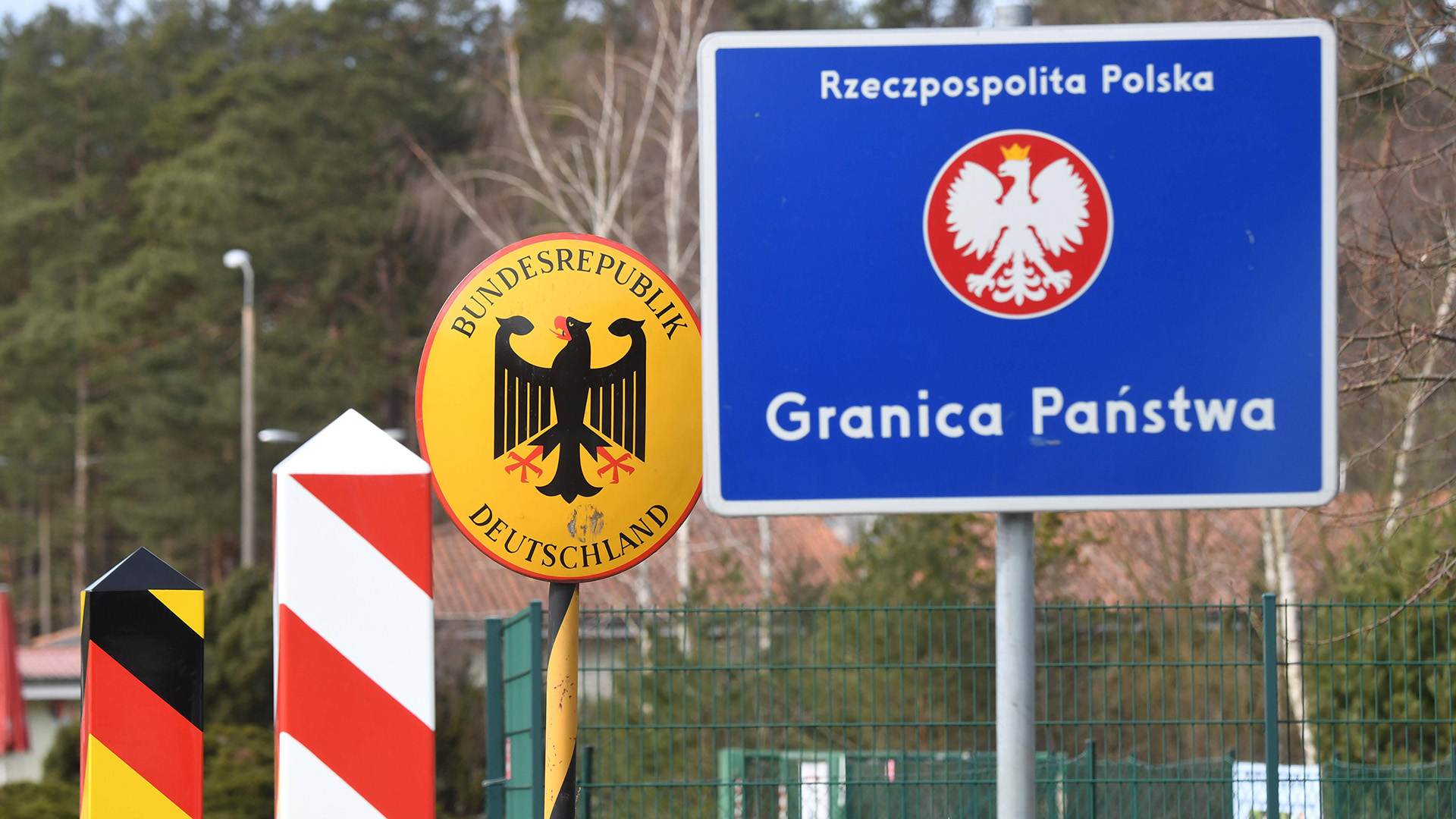 “Transfery migrantów” przez granicę